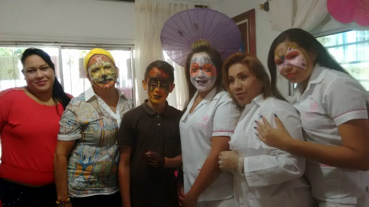 Aprendices del curso Técnico en Maquillaje Artístico